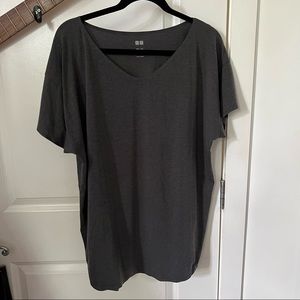 Uniqlo athletic grey T-shirt womens size L
